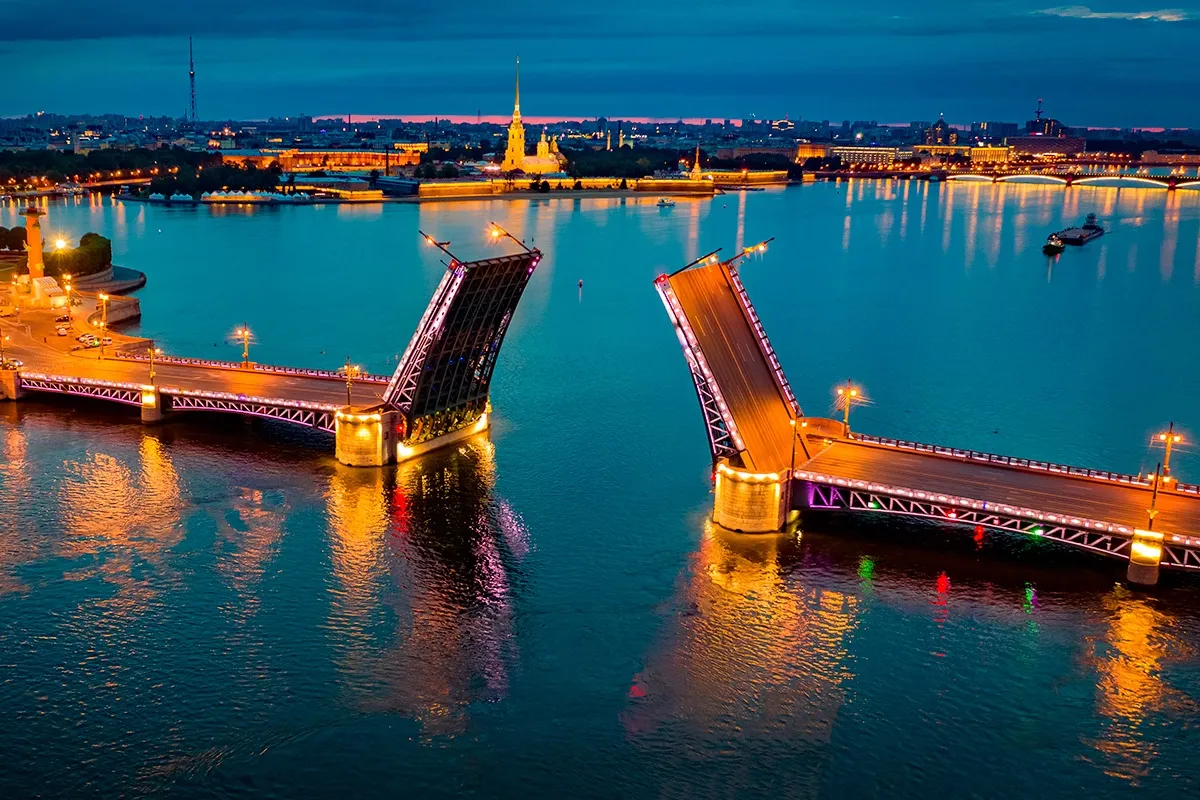 Разводные мосты Санкт-Петербург Разводной Дворцовый мост ночью в Санкт-Петербурге