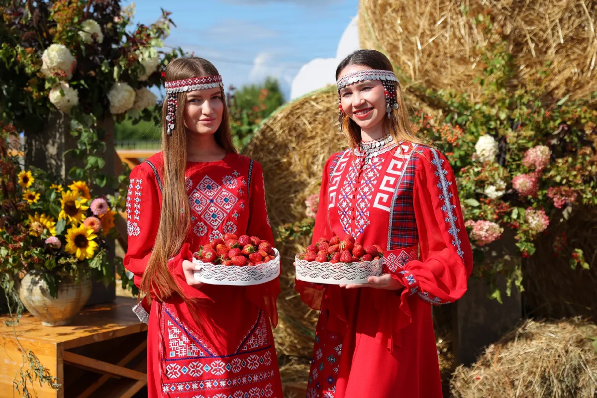 Ярмарка свежих ягод и фермерской продукции на Ягодном фестивале в Чувашии